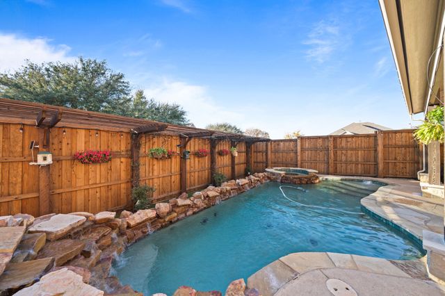 9421 Stonewood Drive, Mckinney, TX 75072
