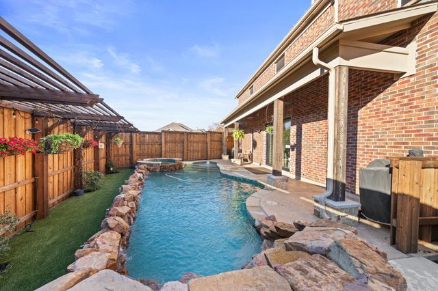 9421 Stonewood Drive, Mckinney, TX 75072