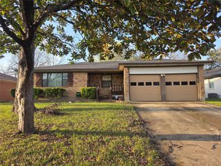 8257 Stony Creek Drive, Dallas, TX 75228