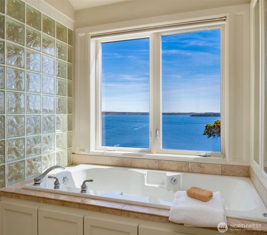 2832 SW 171st Street, Burien, WA 98166