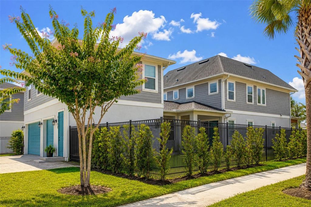 Image 40 of property listing at 8521 DUBOCHET STREET, Orlando, FL 32827