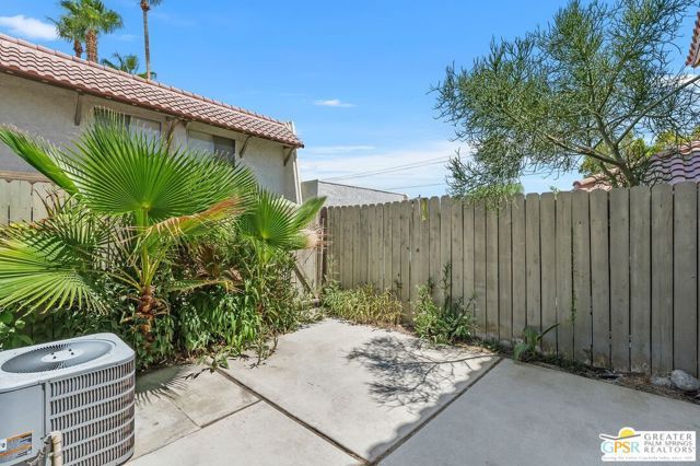 1852 N Mira Loma Way, Palm Springs, CA 92262