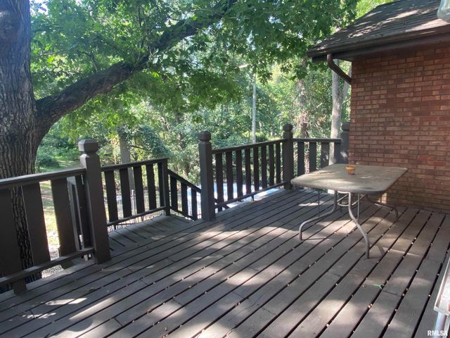 3912 W Bluffs Road, Springfield, IL 62711