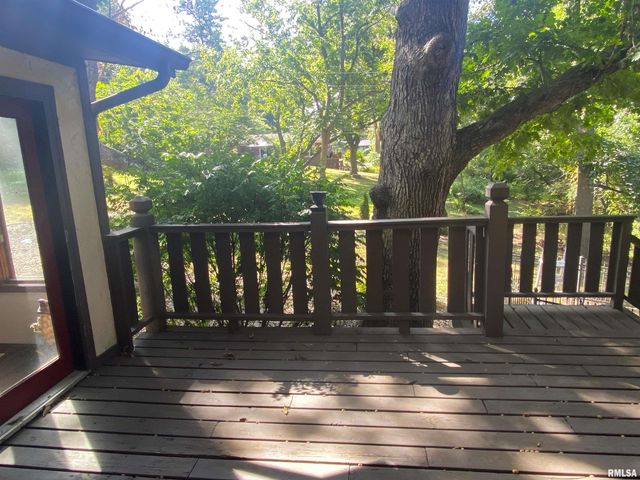 3912 W Bluffs Road, Springfield, IL 62711