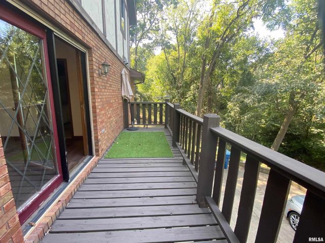 3912 W Bluffs Road, Springfield, IL 62711