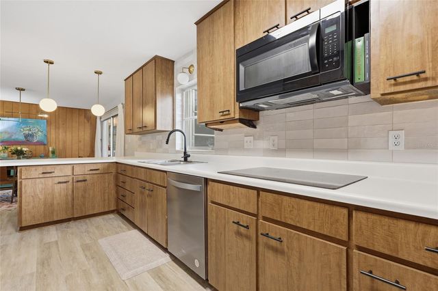 2030 NW 54TH TERRACE, Gainesville, FL 32605