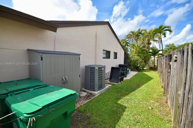 701 Blue Ridge Way, Davie, FL 33325