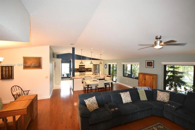 701 Blue Ridge Way, Davie, FL 33325