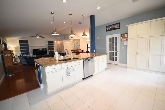 701 Blue Ridge Way, Davie, FL 33325