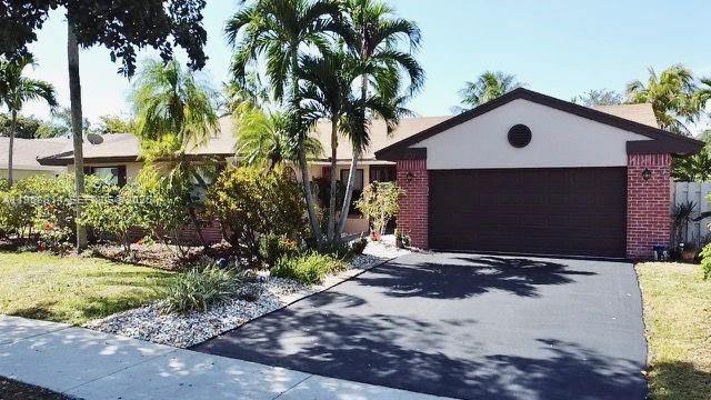 701 Blue Ridge Way, Davie, FL 33325