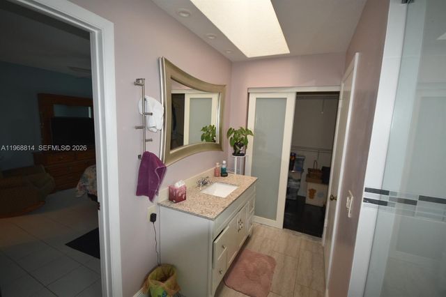 701 Blue Ridge Way, Davie, FL 33325