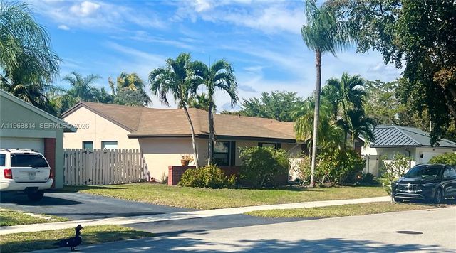 701 Blue Ridge Way, Davie, FL 33325