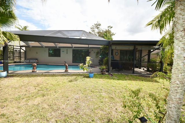 701 Blue Ridge Way, Davie, FL 33325