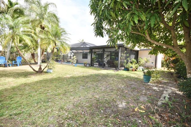 701 Blue Ridge Way, Davie, FL 33325