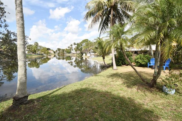 701 Blue Ridge Way, Davie, FL 33325