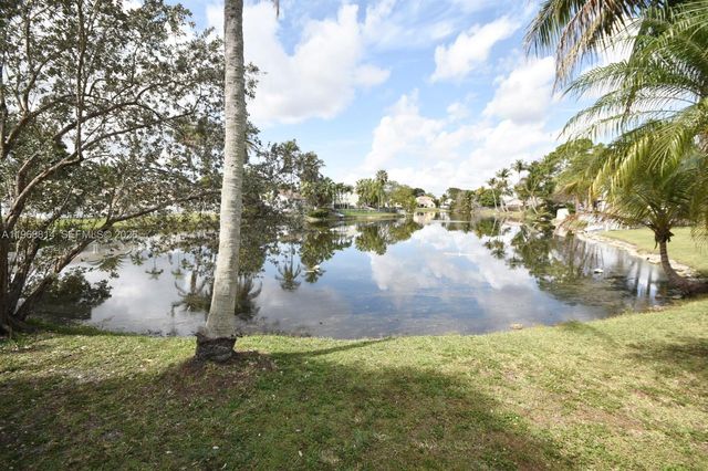 701 Blue Ridge Way, Davie, FL 33325