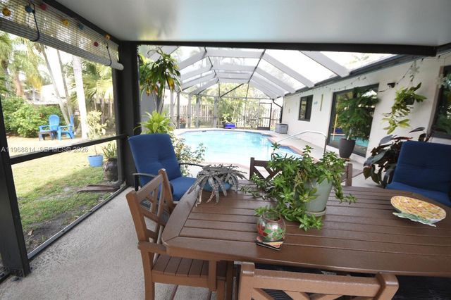 701 Blue Ridge Way, Davie, FL 33325