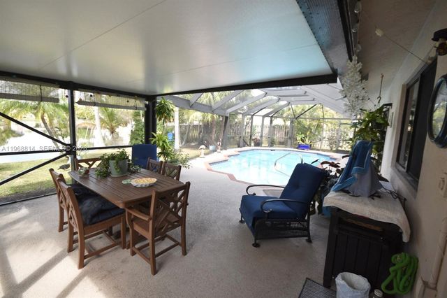 701 Blue Ridge Way, Davie, FL 33325