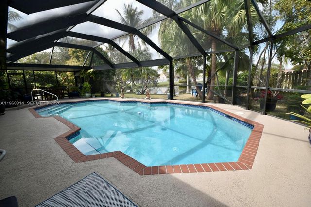 701 Blue Ridge Way, Davie, FL 33325