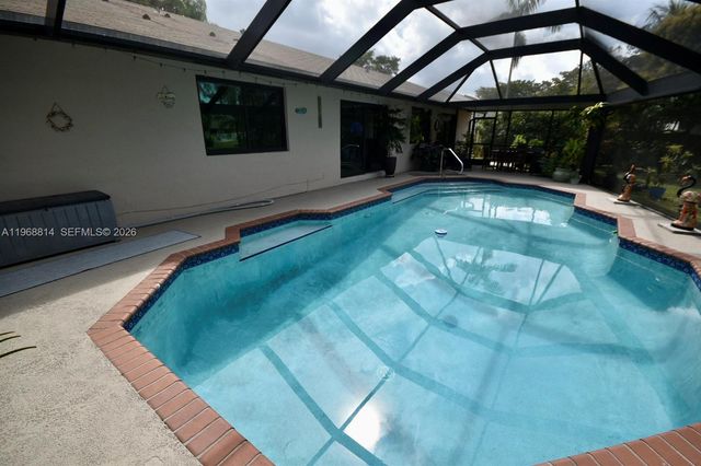 701 Blue Ridge Way, Davie, FL 33325