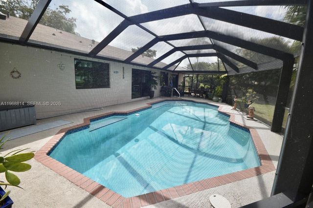 701 Blue Ridge Way, Davie, FL 33325