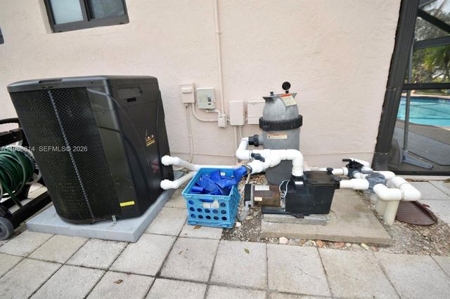 701 Blue Ridge Way, Davie, FL 33325