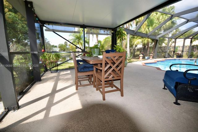 701 Blue Ridge Way, Davie, FL 33325