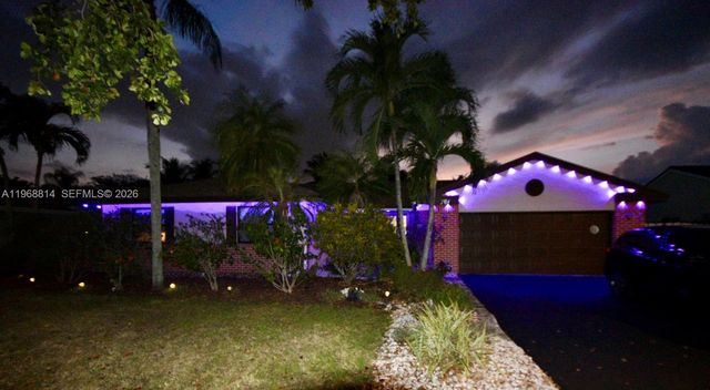 701 Blue Ridge Way, Davie, FL 33325