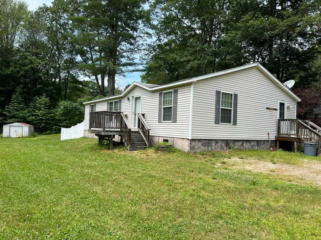 3 Goldfinch Road, Barrington, NH 03825