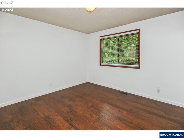 2420 Willona Dr Dr, Eugene, OR 97408