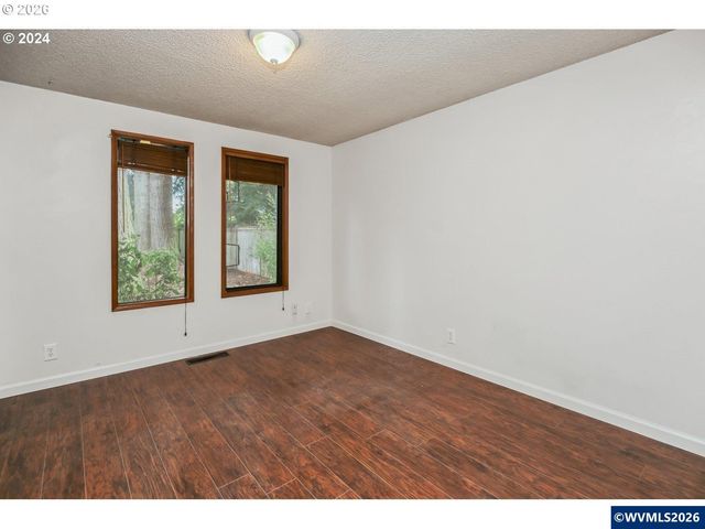 2420 Willona Dr Dr, Eugene, OR 97408