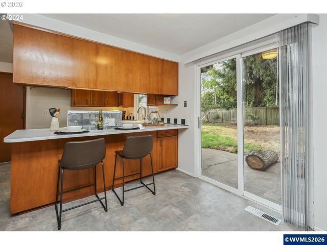 2420 Willona Dr Dr, Eugene, OR 97408