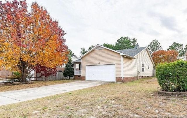 1045 Alexwood Drive, Hope Mills, NC 28348