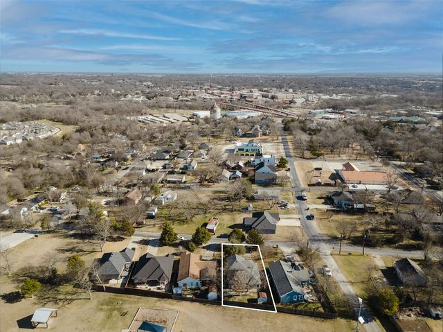 303 Pasley Street, Waxahachie, TX 75165