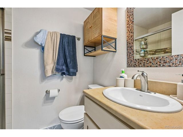 7101 W Yale Ave 902, Denver, CO 80227