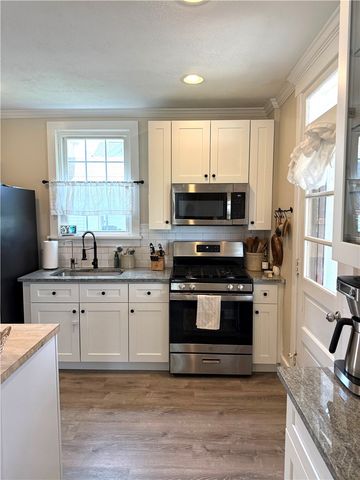 442 Jefferson Ave, Vanport, PA 15009