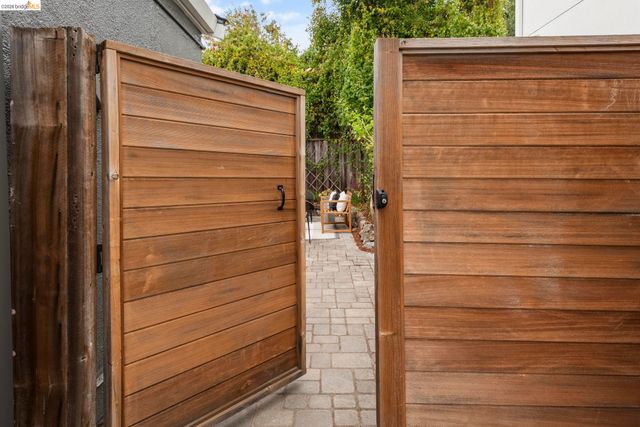 1905 Chestnut St, Berkeley, CA 94702