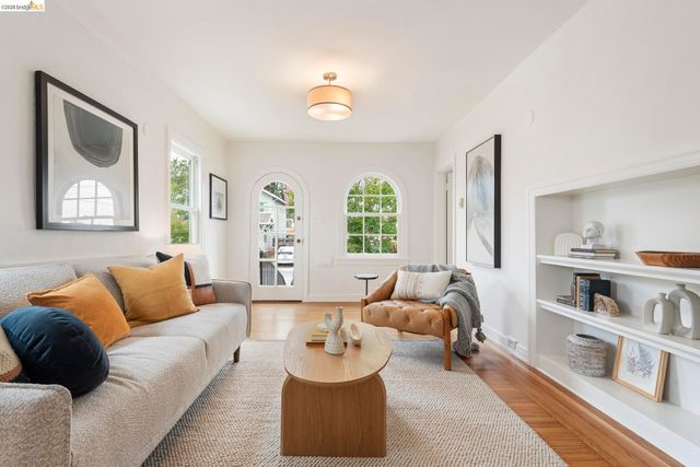 1905 Chestnut St, Berkeley, CA 94702