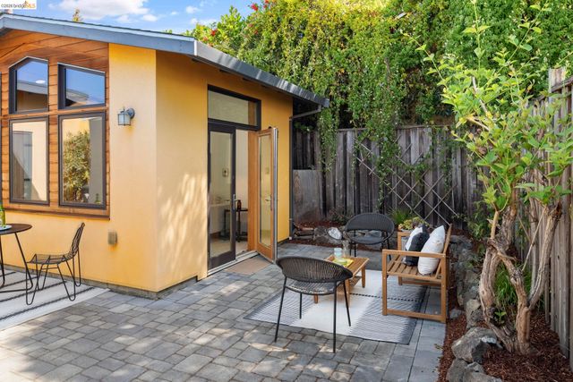 1905 Chestnut St, Berkeley, CA 94702