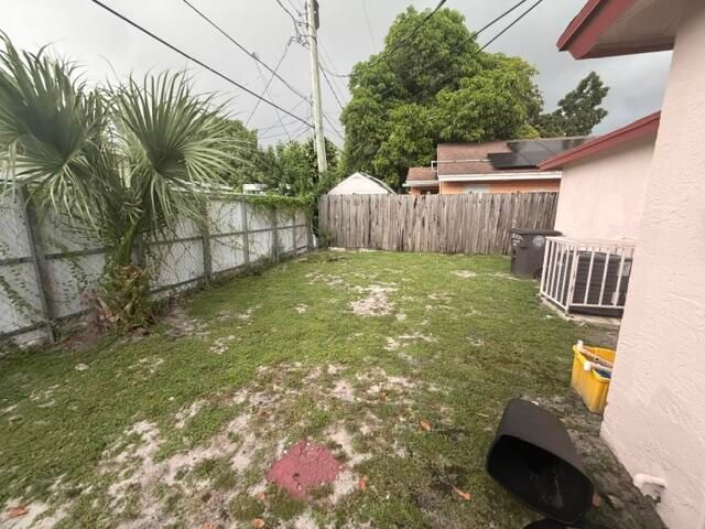 1037 17TH Street, West Palm Beach, FL 33407