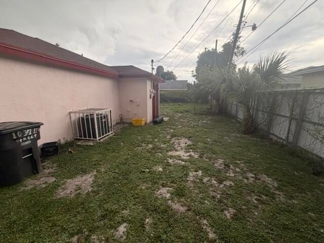 1037 17TH Street, West Palm Beach, FL 33407