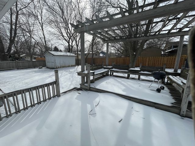 690 Renee Drive, South Elgin, IL 60177