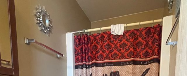 690 Renee Drive, South Elgin, IL 60177