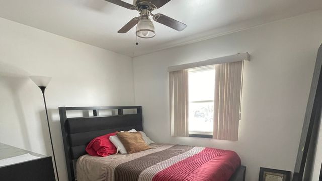 690 Renee Drive, South Elgin, IL 60177