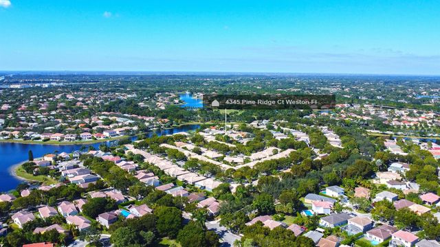 4345 Pine Ridge Ct, Weston, FL 33331