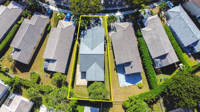 4345 Pine Ridge Ct, Weston, FL 33331