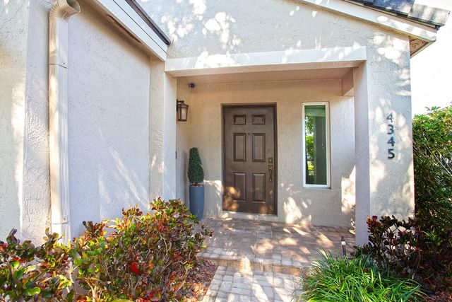 4345 Pine Ridge Ct, Weston, FL 33331