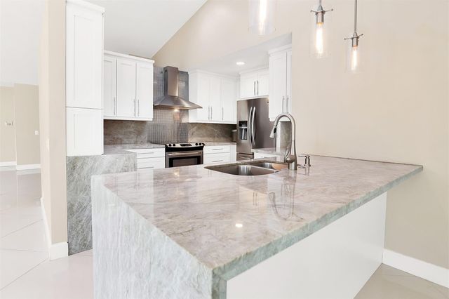 4345 Pine Ridge Ct, Weston, FL 33331