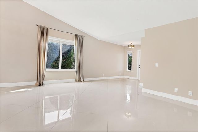 4345 Pine Ridge Ct, Weston, FL 33331