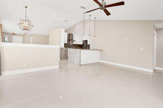 4345 Pine Ridge Ct, Weston, FL 33331